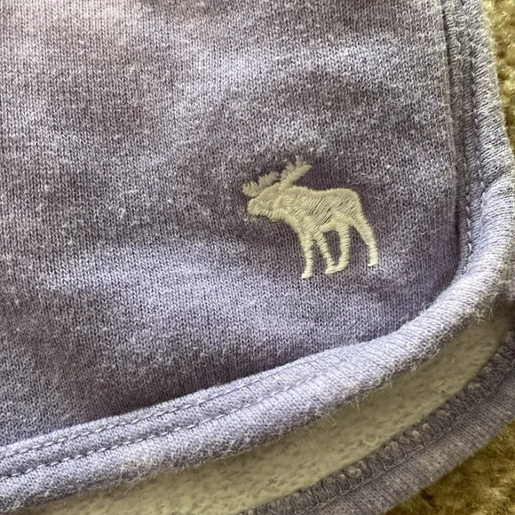 Girls Abercrombie Shorts - Picture 2 of 4